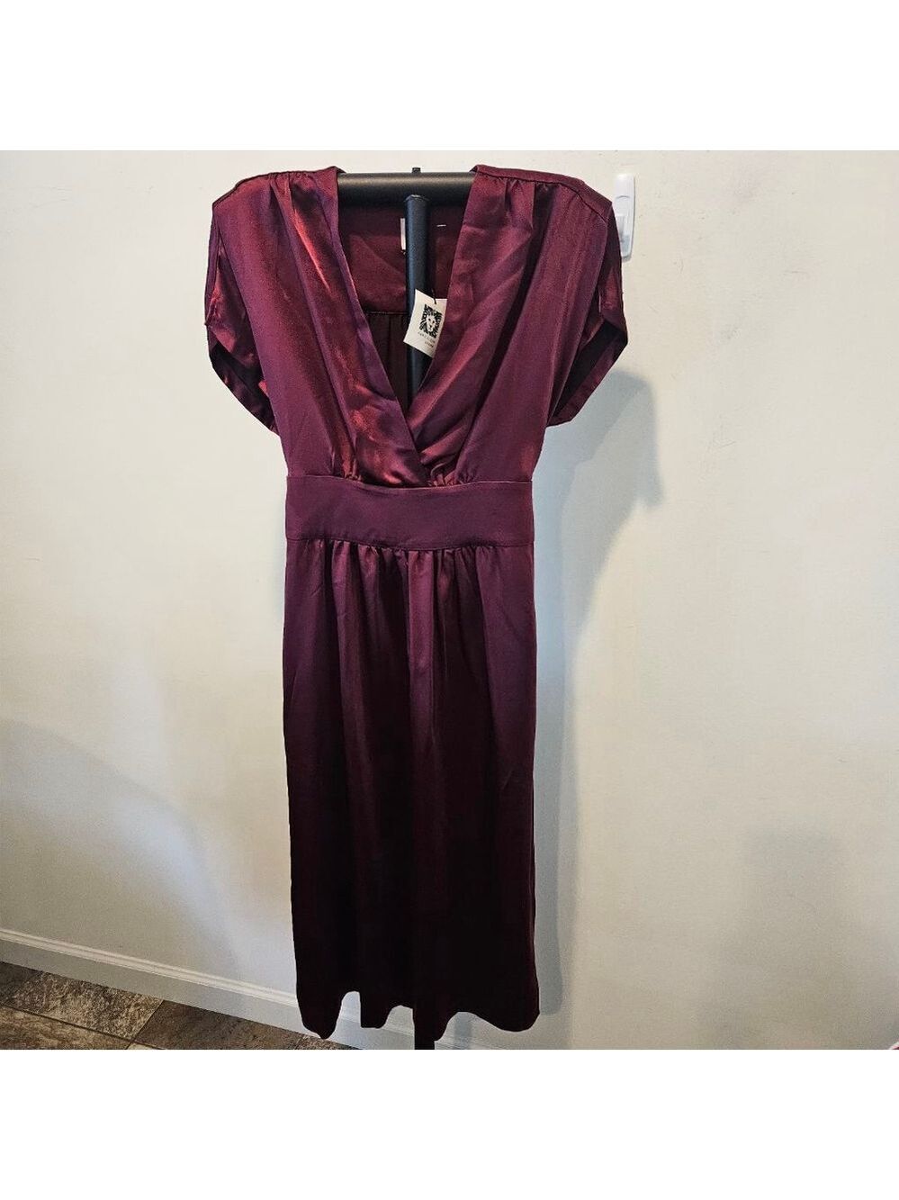 Women's Anne Klein NWT Chianti Satin V-Neck Midi Dress Size 12